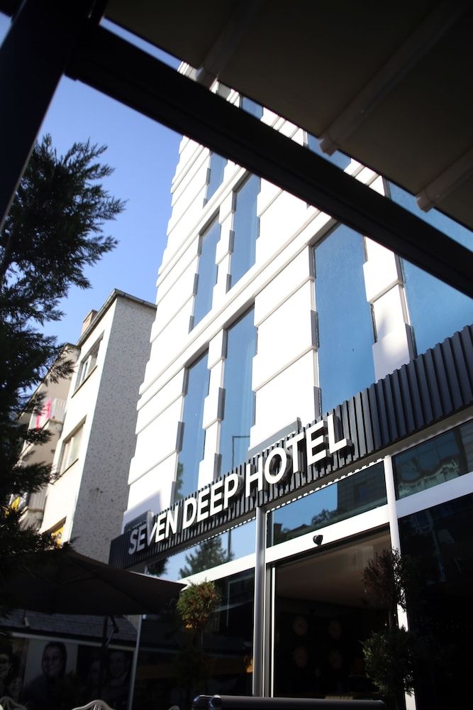 undefined Seven Deep Hotel 3
