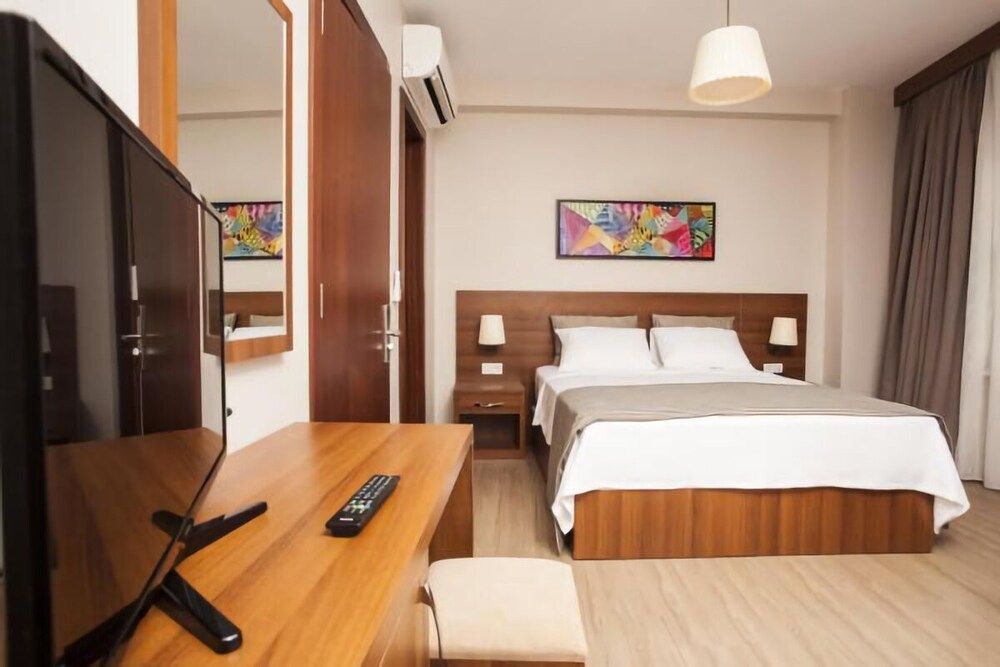 undefined Cordis Hotel 9