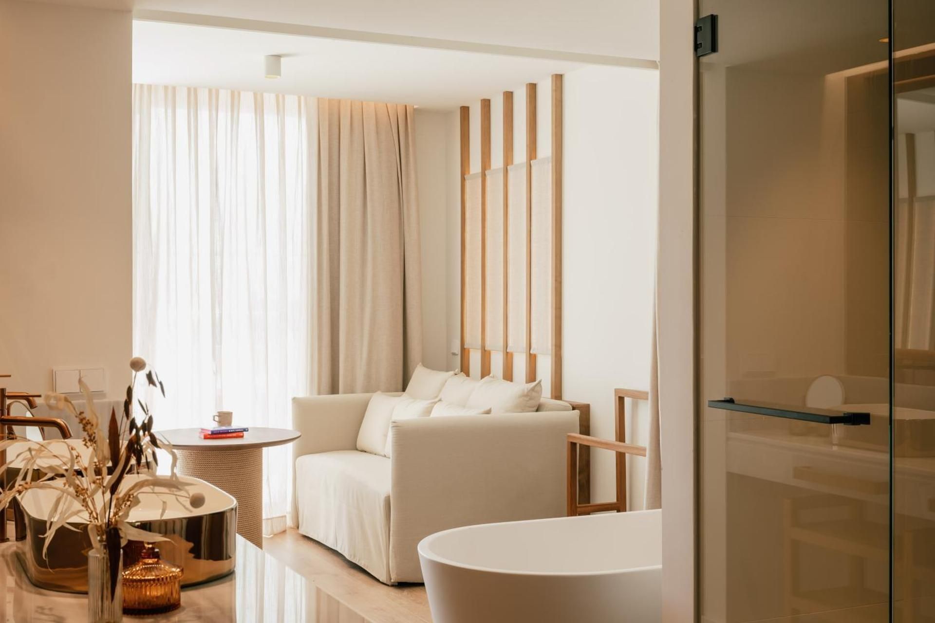 Ultimate ME + Penthouse