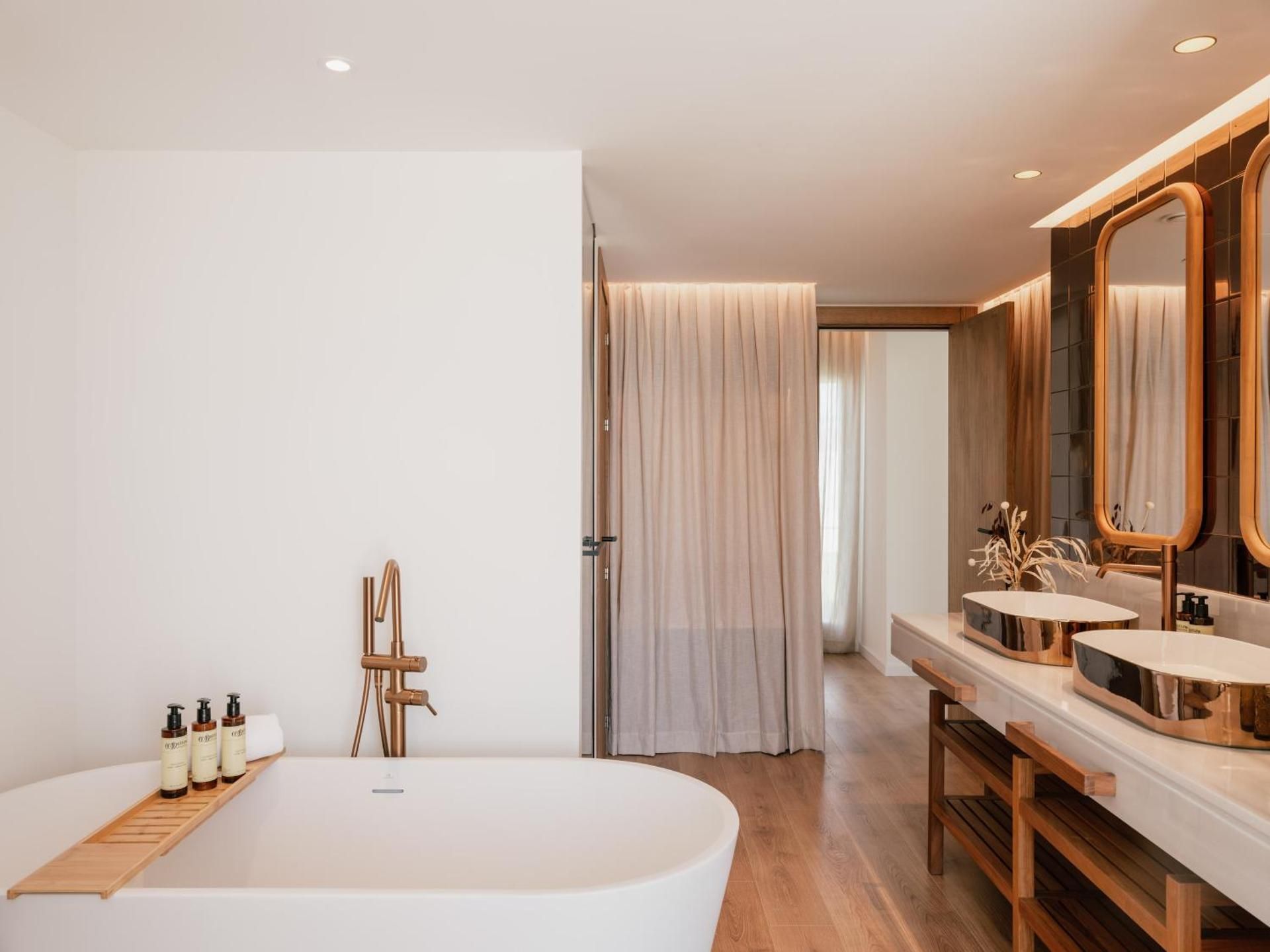 Ultimate ME + Penthouse