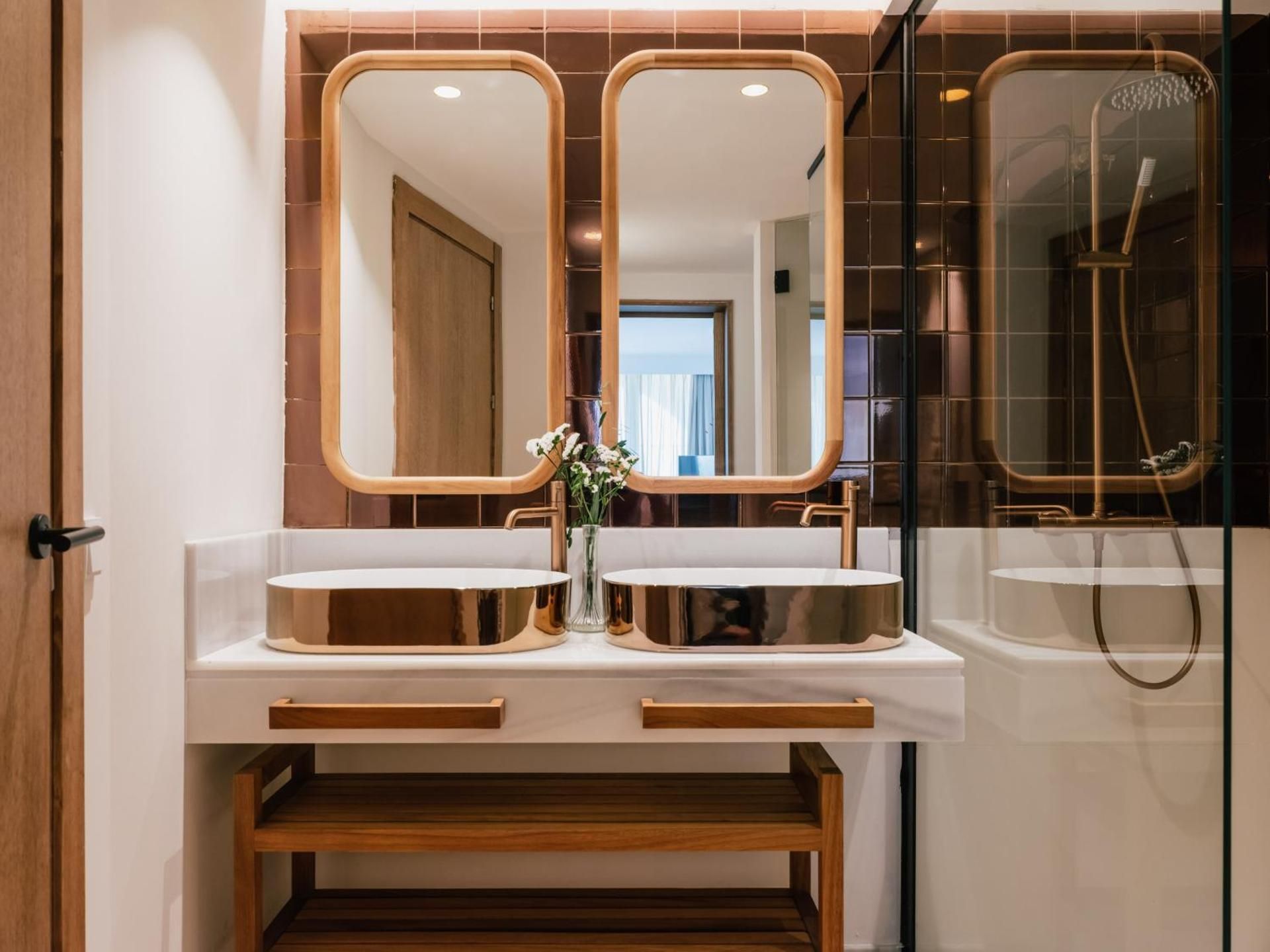 Studio ME + Suite with Garden