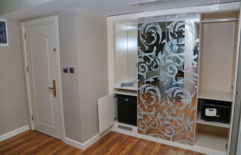 Kubalic Hotel Deluxe Room 8