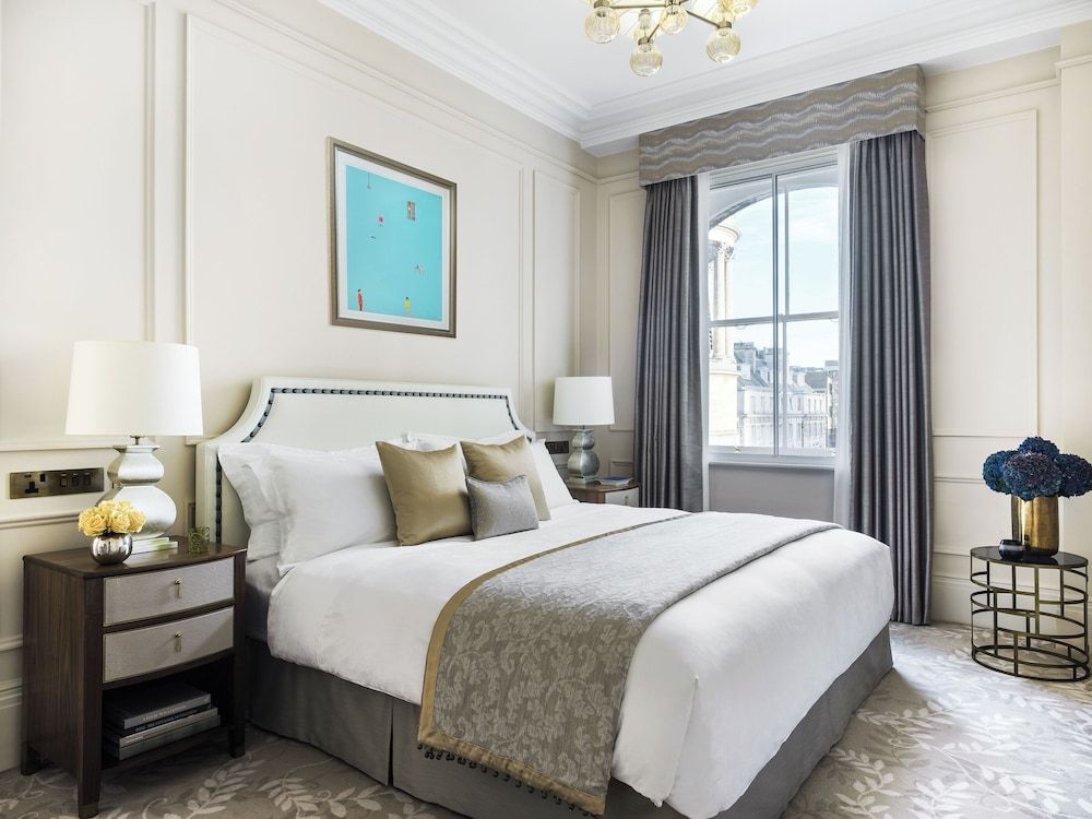 Club One-Bedroom Suite