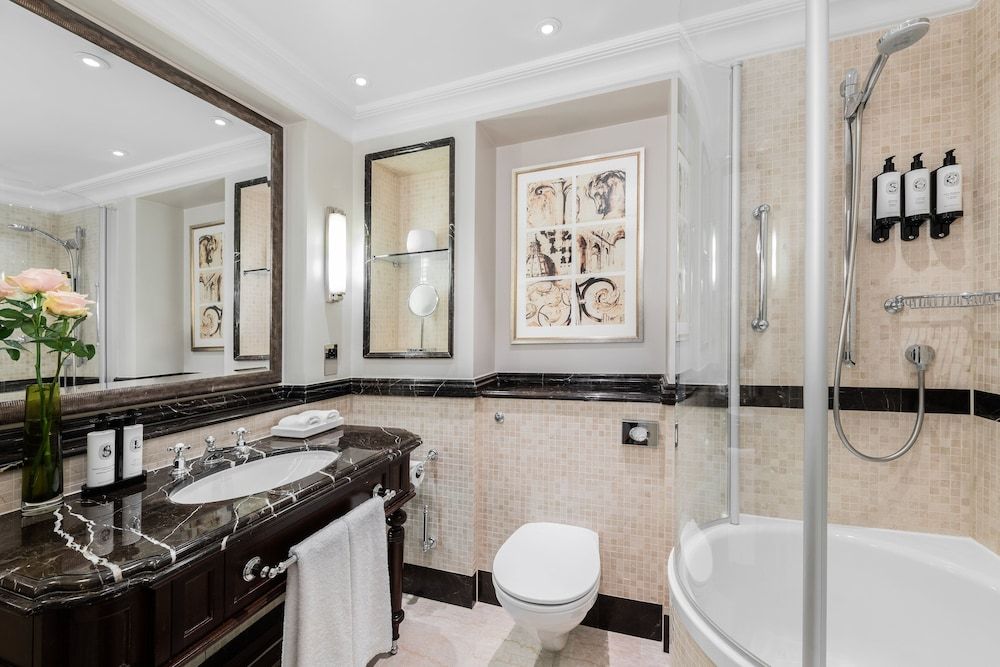 The Langham, London Superior Room (1 Queen Bed) 5