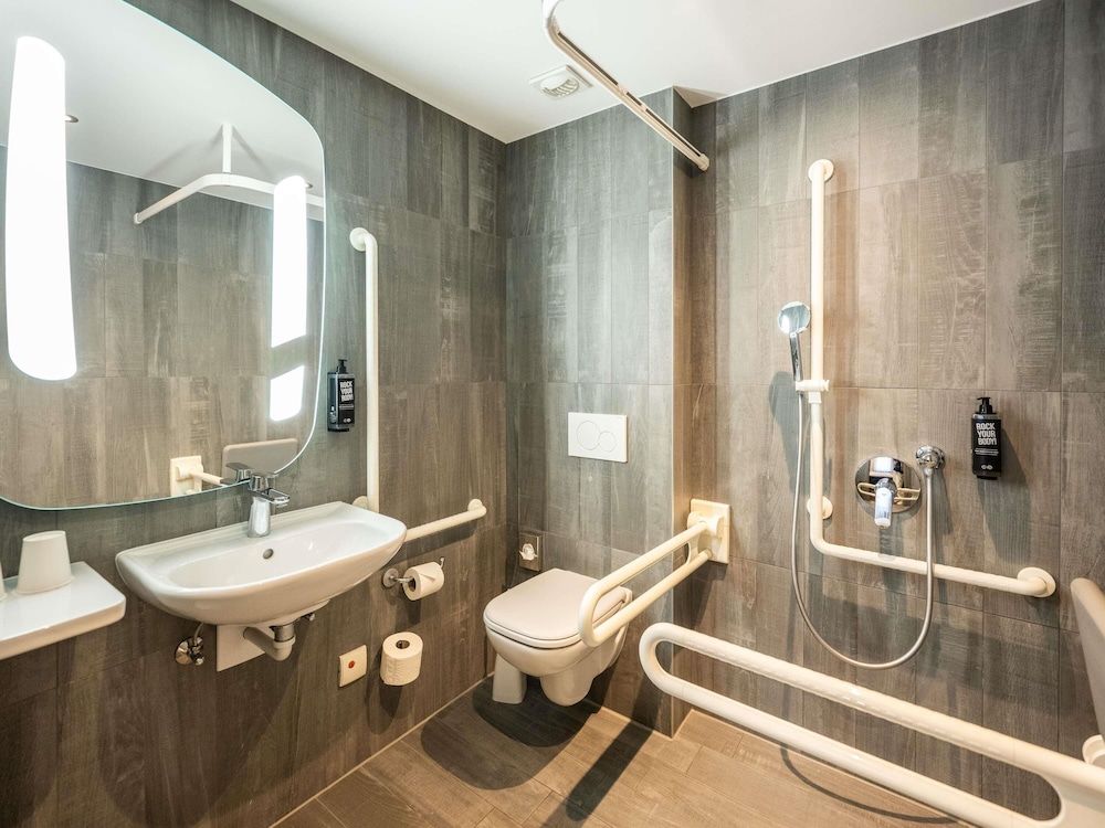 undefined ibis Geneve Centre Lac 6