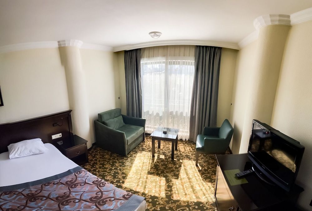 Omur Hotel Standard Triple Room 6