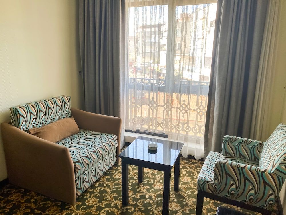 Omur Hotel Standard Triple Room 12