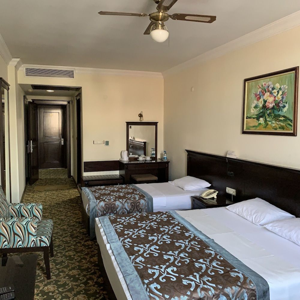 Omur Hotel Standard Triple Room 5