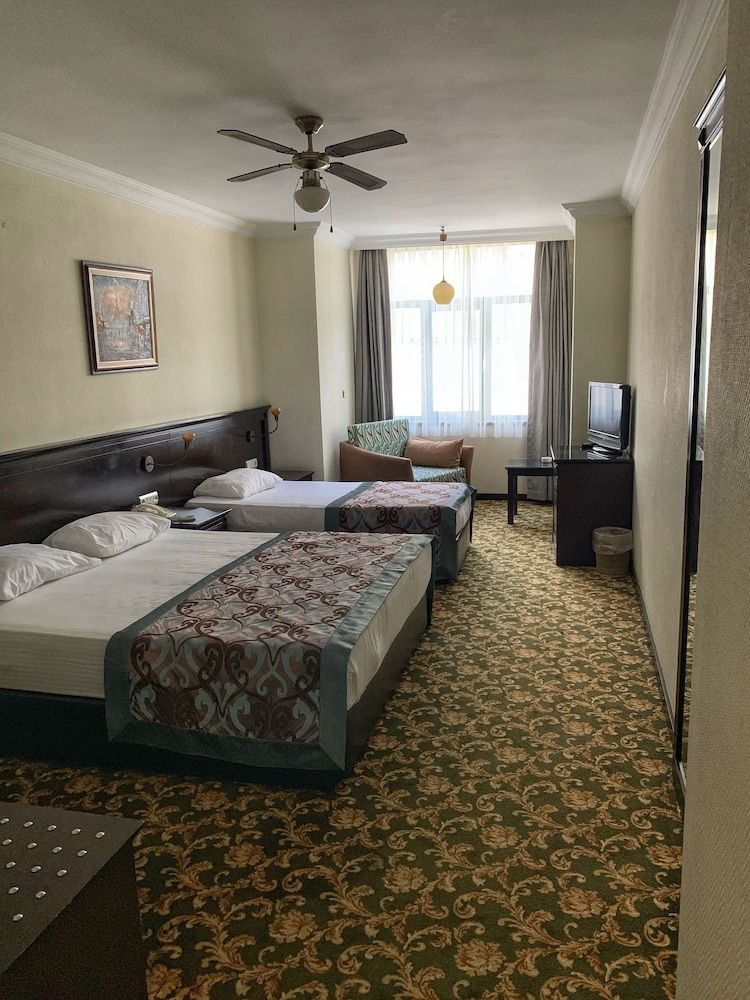 Omur Hotel Standard Triple Room 2