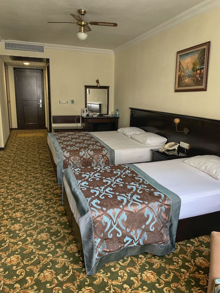 Omur Hotel Standard Triple Room 3