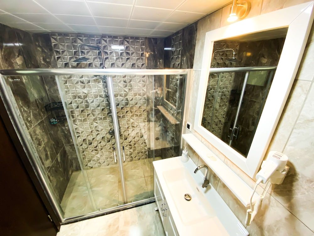 Omur Hotel Standard Triple Room 11