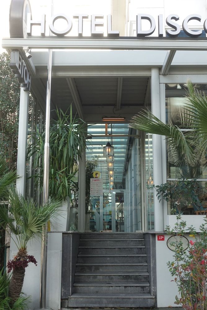 undefined Discovery Hotel 8