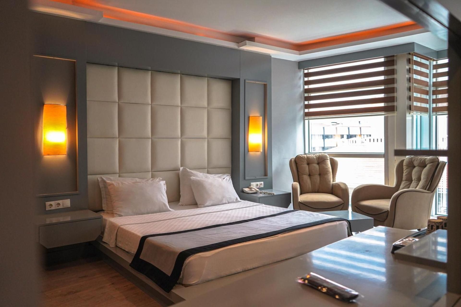 Junior Suite with City View