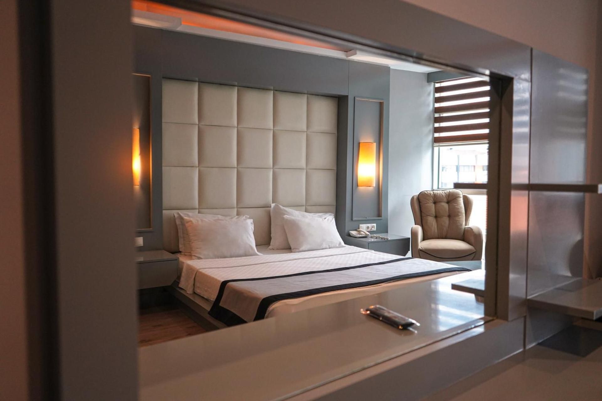 Junior Suite with City View