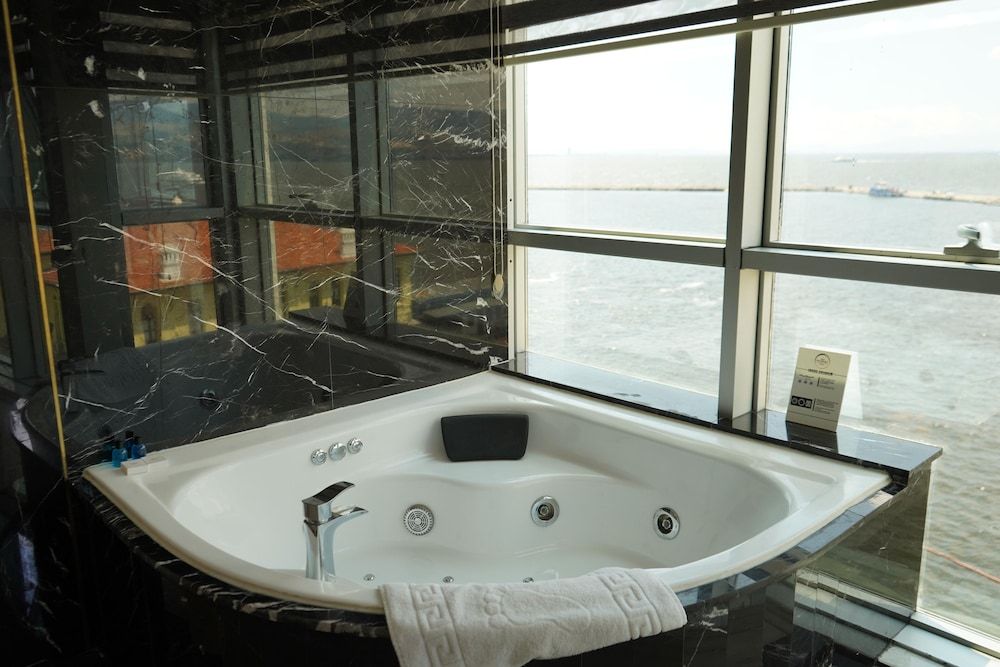 undefined Pasaport Pier Hotel 5