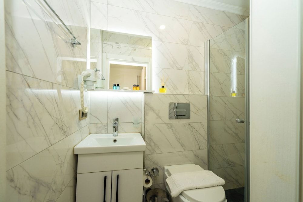 Luce Suite Hotel Standard Double or Twin Room 7