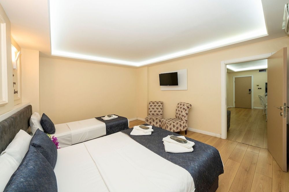 undefined Luce Suite Hotel 9