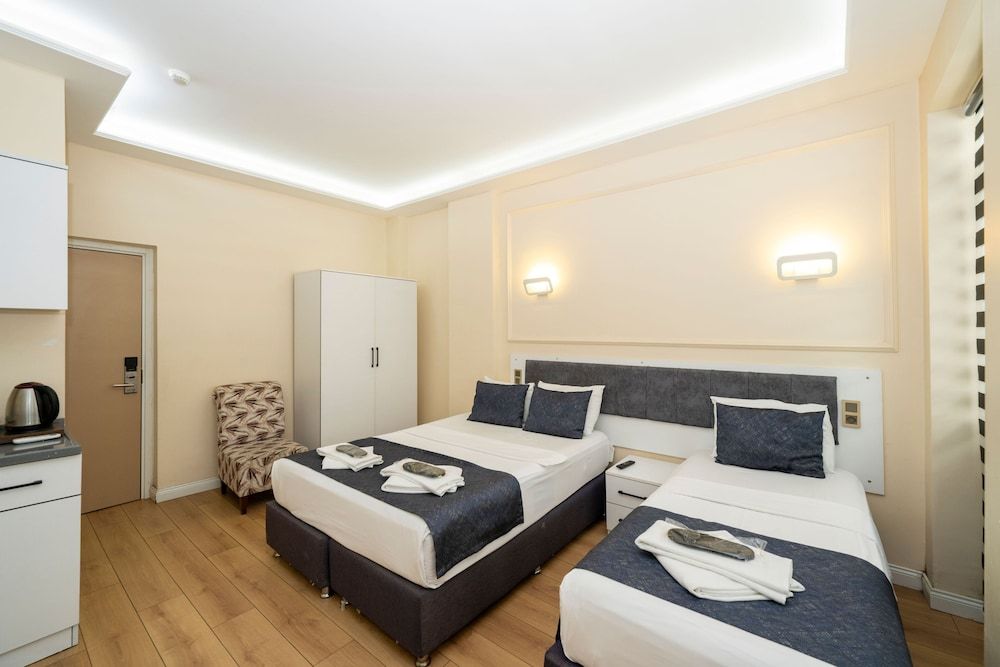 undefined Luce Suite Hotel 5