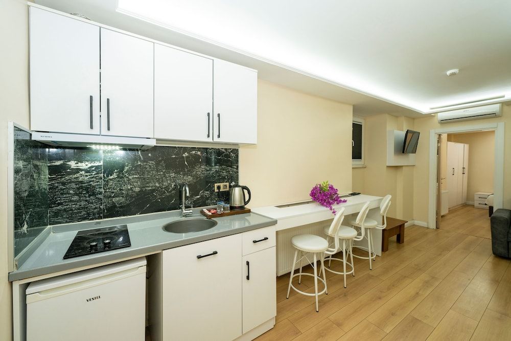 undefined Luce Suite Hotel 4