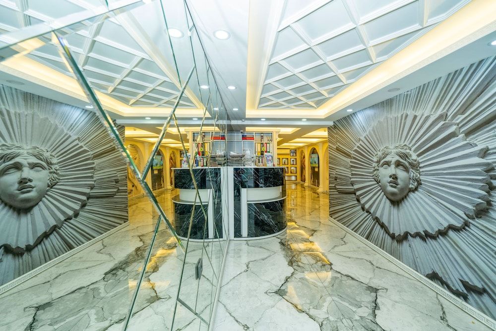 undefined Luce Suite Hotel