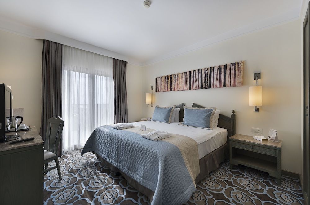 Junior Suite, 1 Double Bed with Sofa bed, Sea View