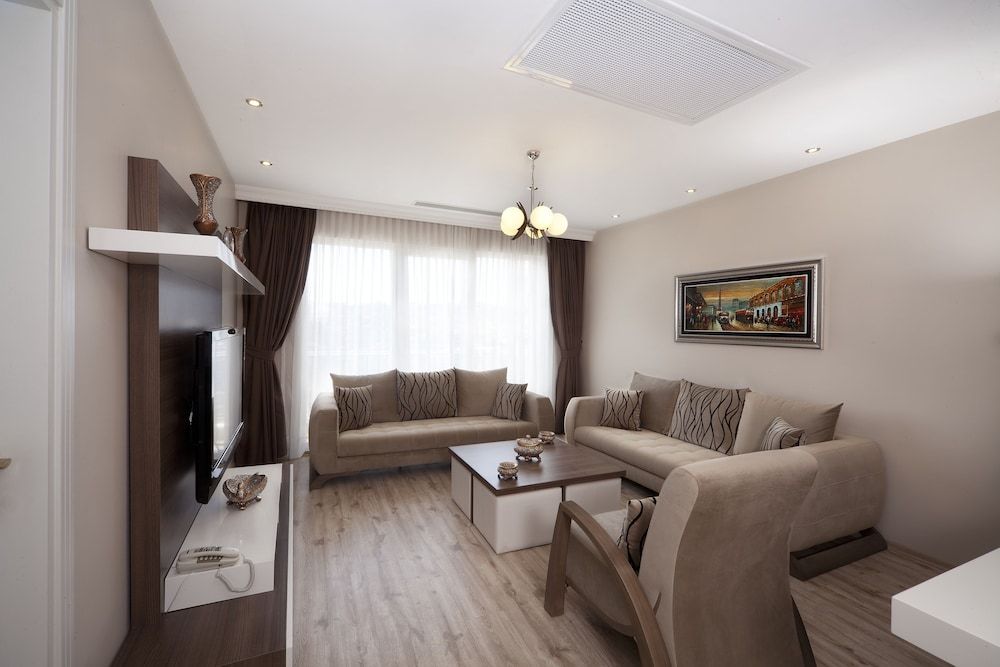 Golf Royal İstanbul Residence Superior Suite, 1 Bedroom, Kitchen, City View 2