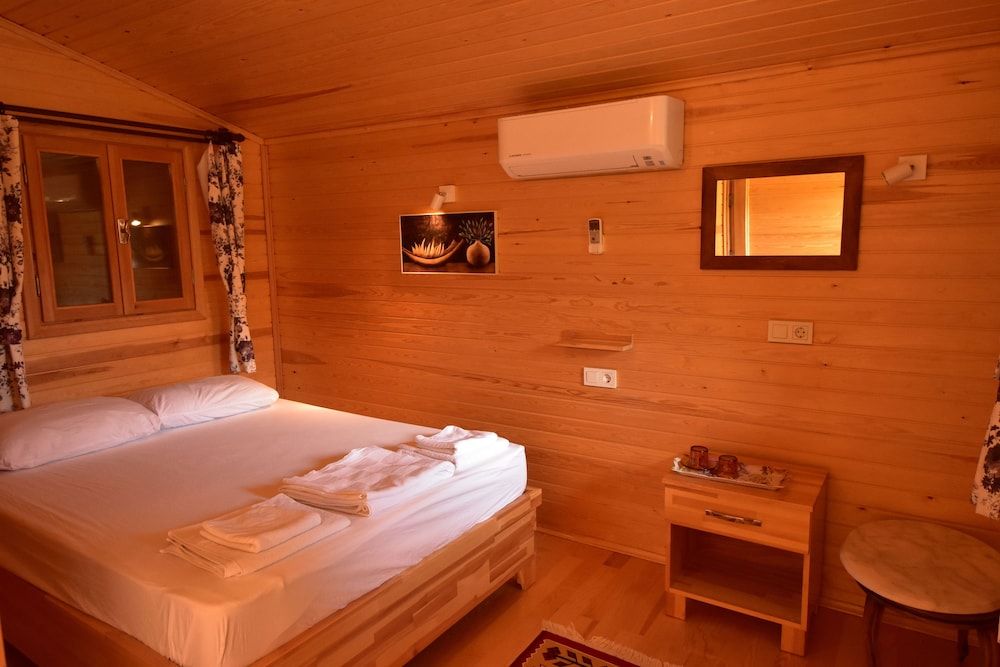 Lemon Garden Lodge Bungalow