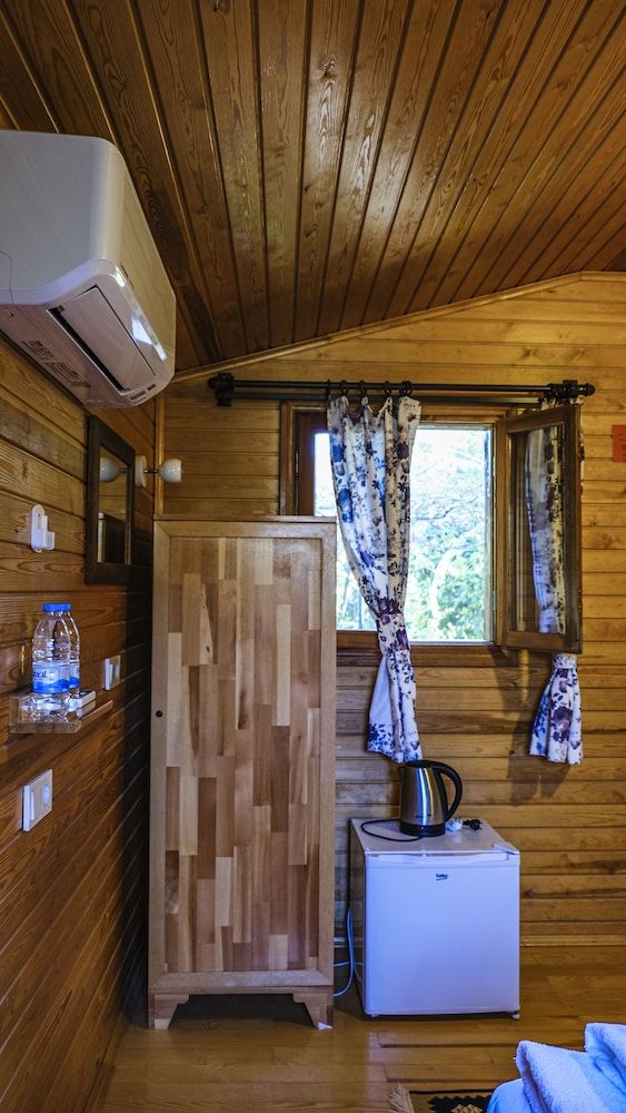 Lemon Garden Lodge Bungalow 8