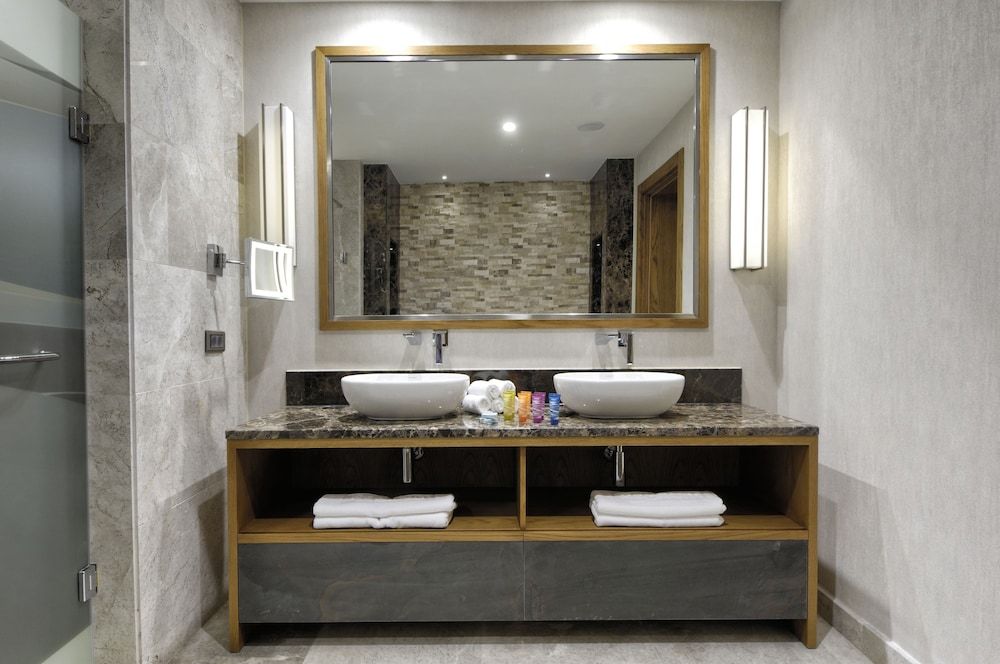 Regnum Escana Boutique Hotel Deluxe Room 4