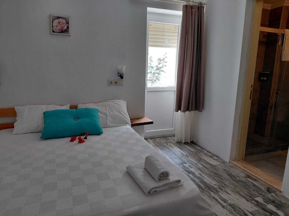 Ionic Hotel Economy Room 3