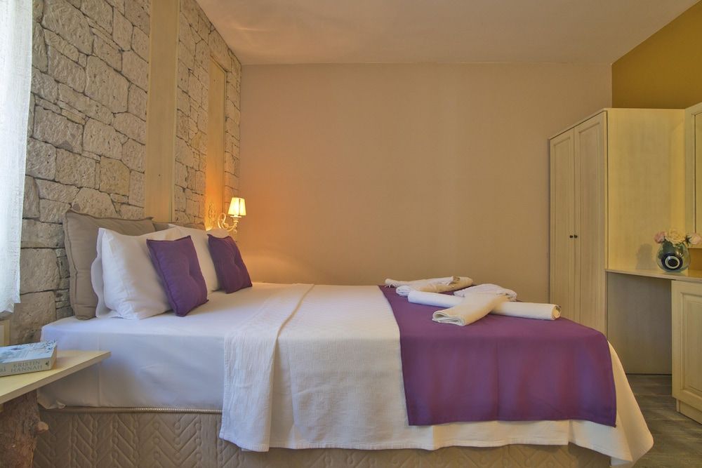 undefined Ionic Hotel 5