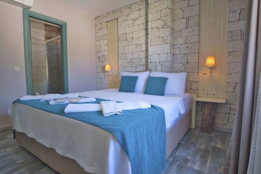 Ionic Hotel Deluxe Room 6