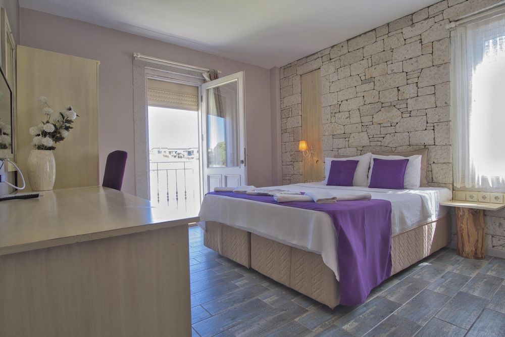 Ionic Hotel Deluxe Room 7