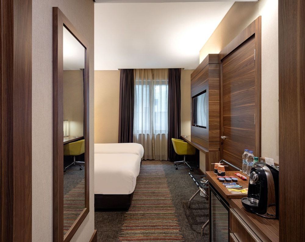 Holiday Inn Istanbul - Kadikoy by IHG Premium Room, 2 Single Beds 5