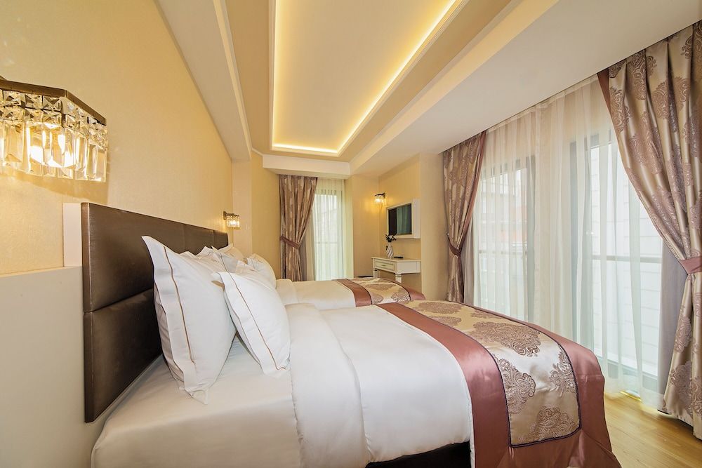 Standard Triple Room, City View