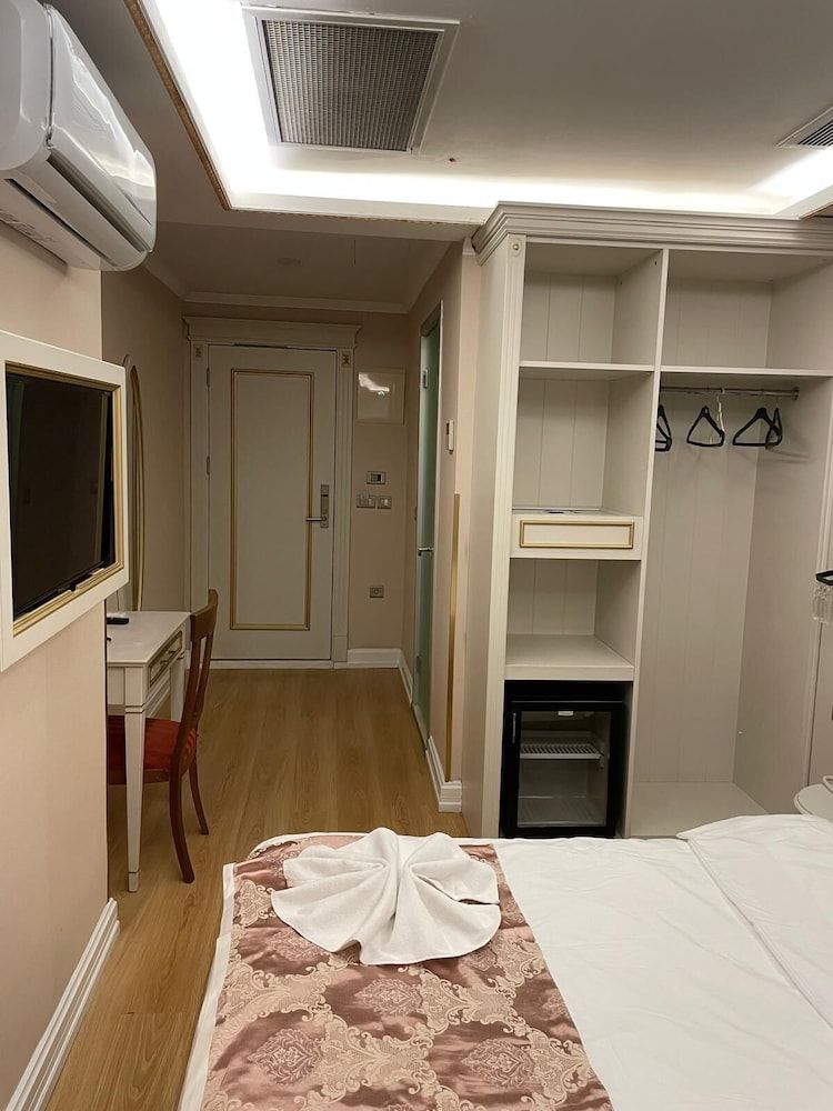 undefined Grand Naki Hotel 3