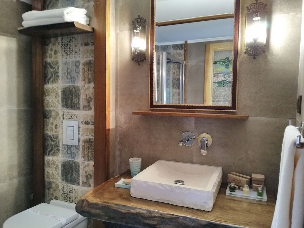 Asiklar Hotel By Sukru Deluxe Room, Fireplace 4
