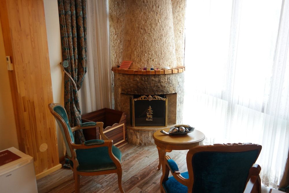 Asiklar Hotel By Sukru Deluxe Room, Fireplace 7