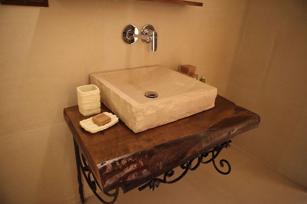 Asiklar Hotel By Sukru Deluxe Room, Fireplace 6