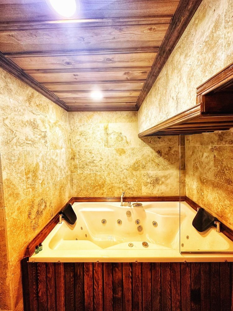 Saklı Cave House Family Suite, Jetted Tub 6
