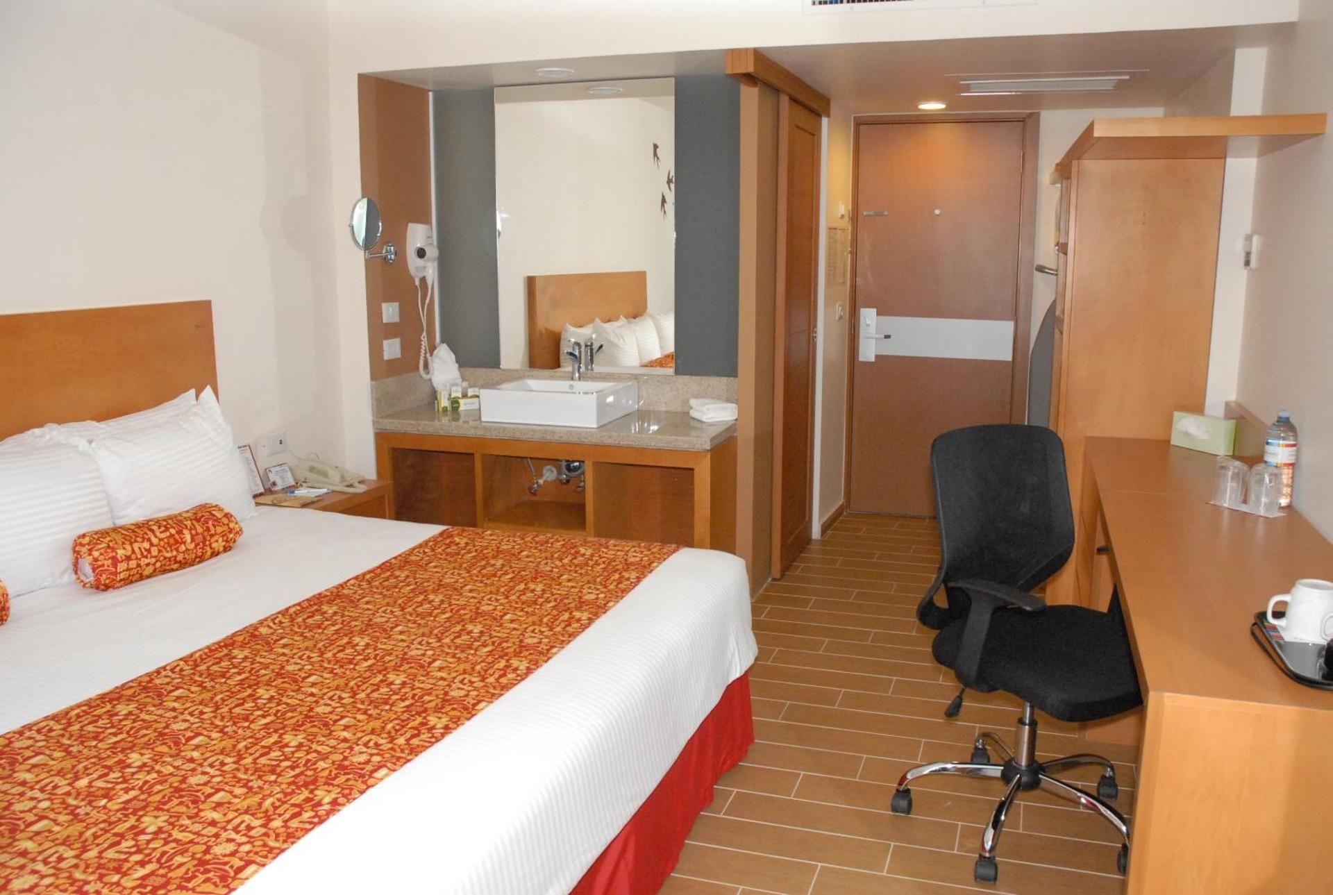 Executive Room - 1 King Bed