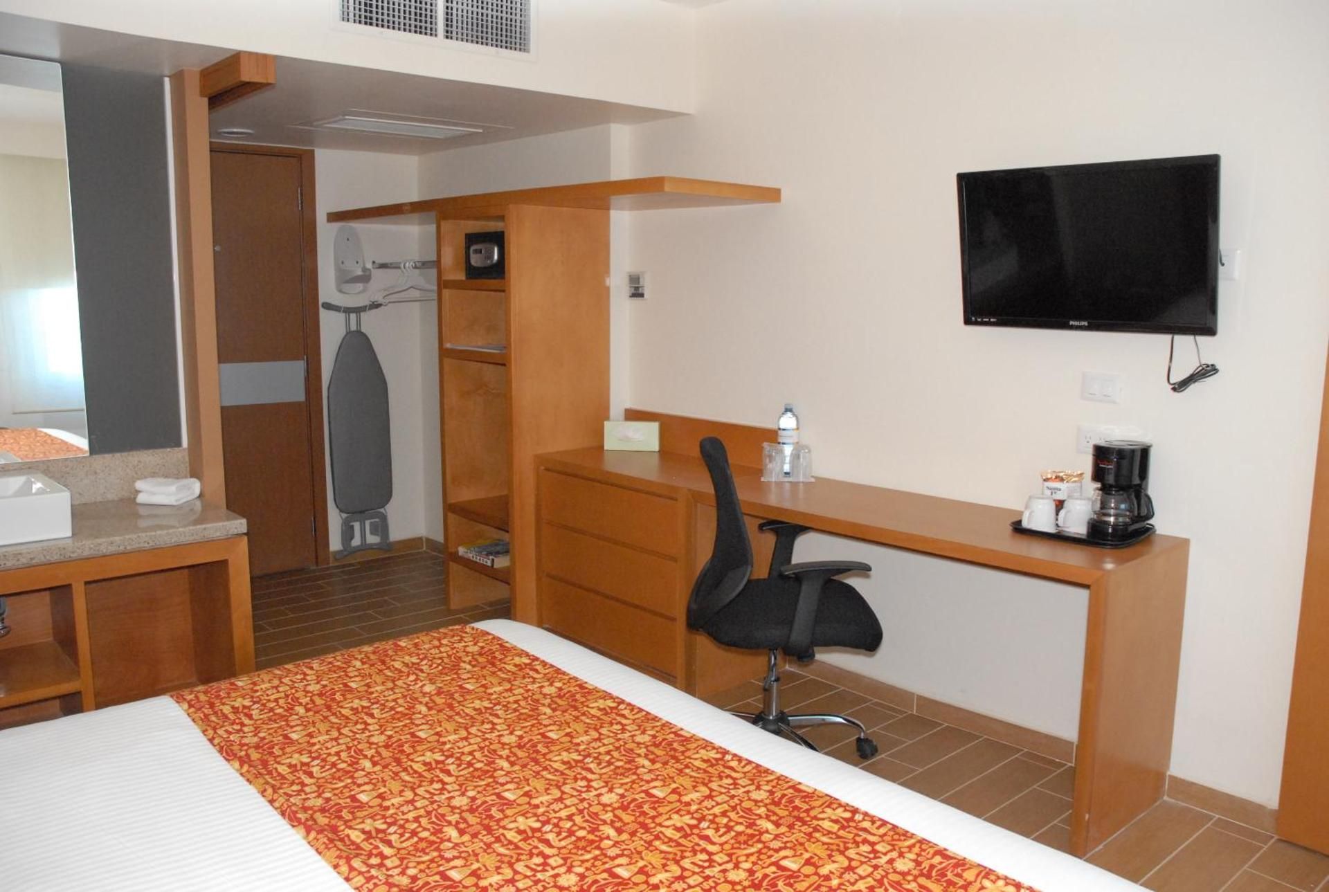 Executive Room - 1 King Bed