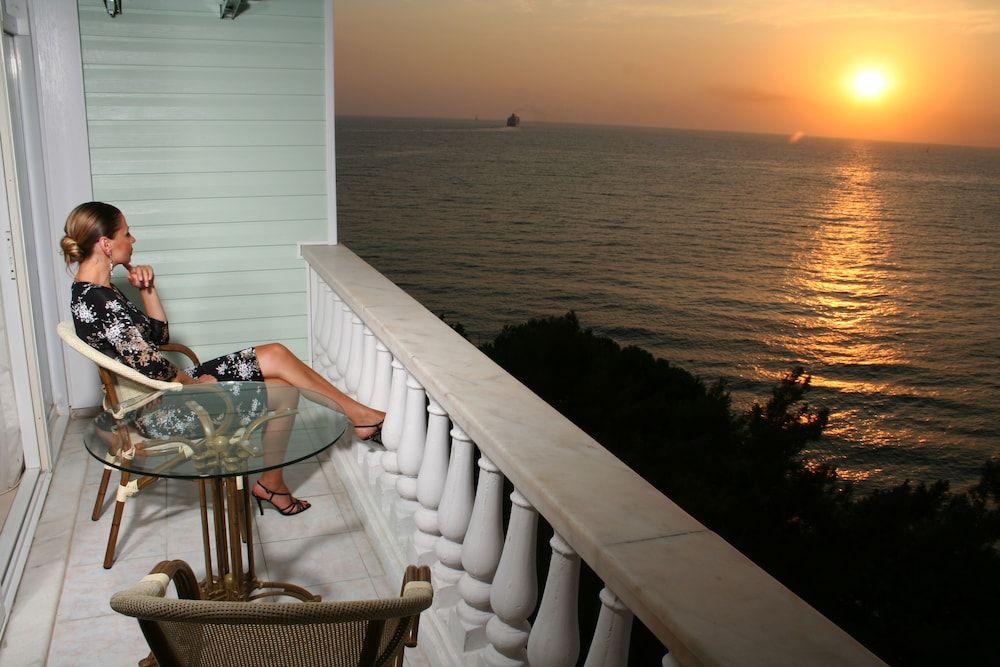 Kismet Hotel Standard Double or Twin Room 3