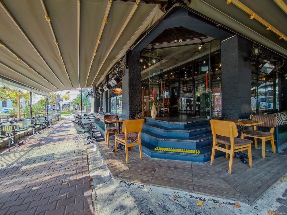 undefined Shah Inn Hotel 6