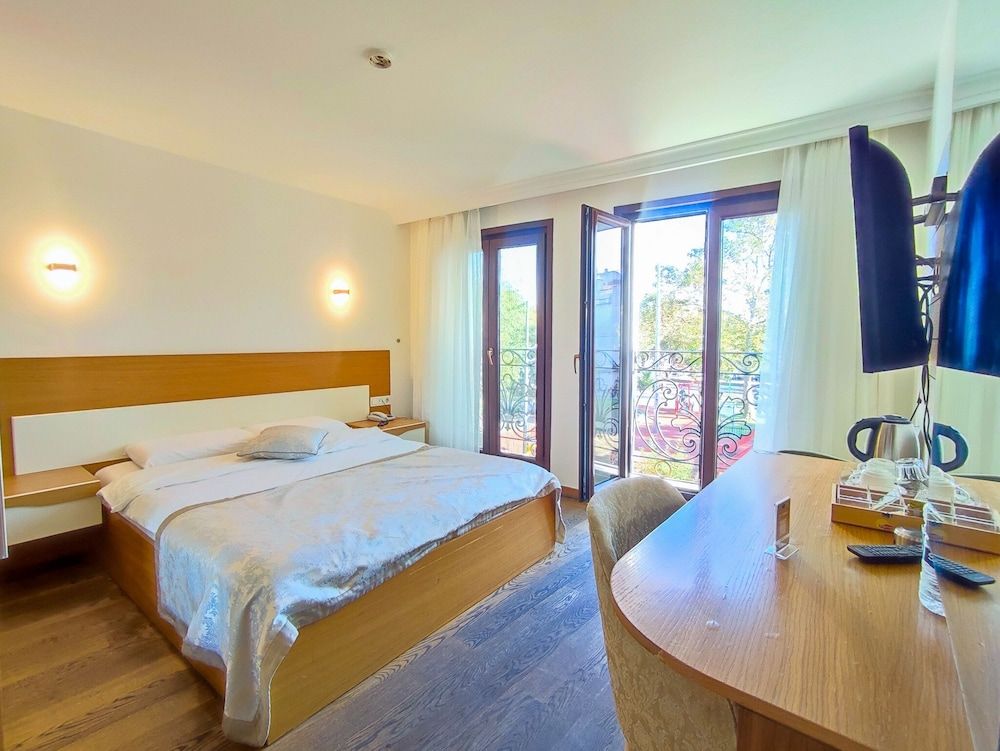 undefined Shah Inn Hotel