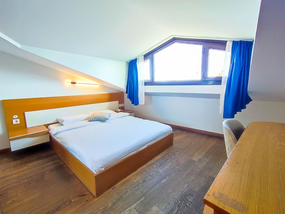 undefined Shah Inn Hotel 2