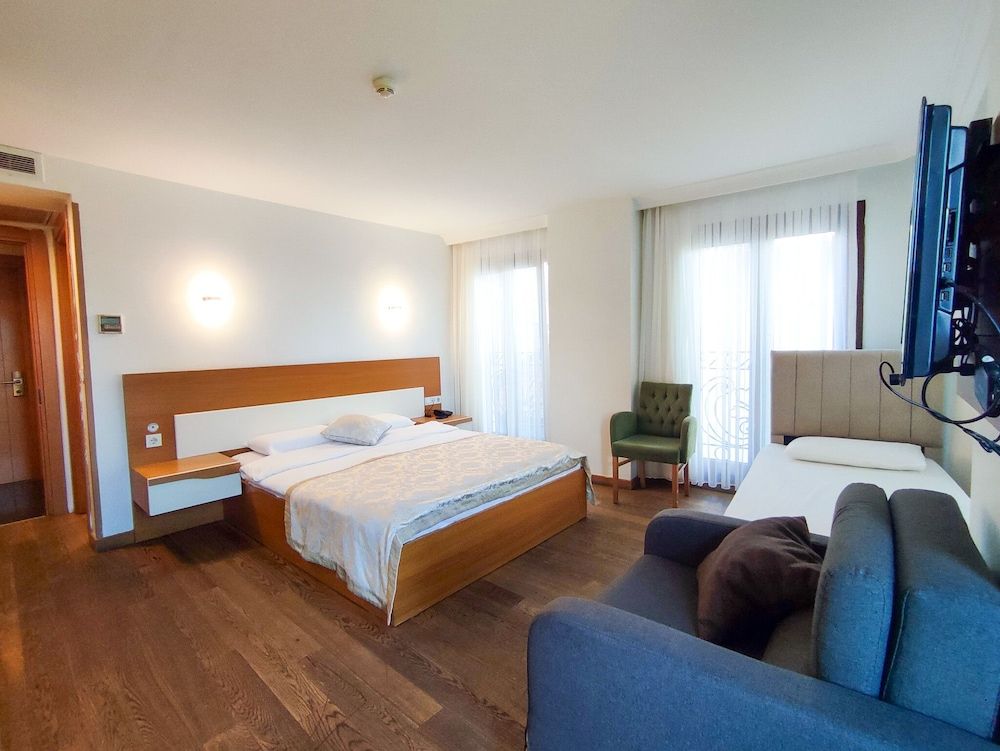 undefined Shah Inn Hotel 3