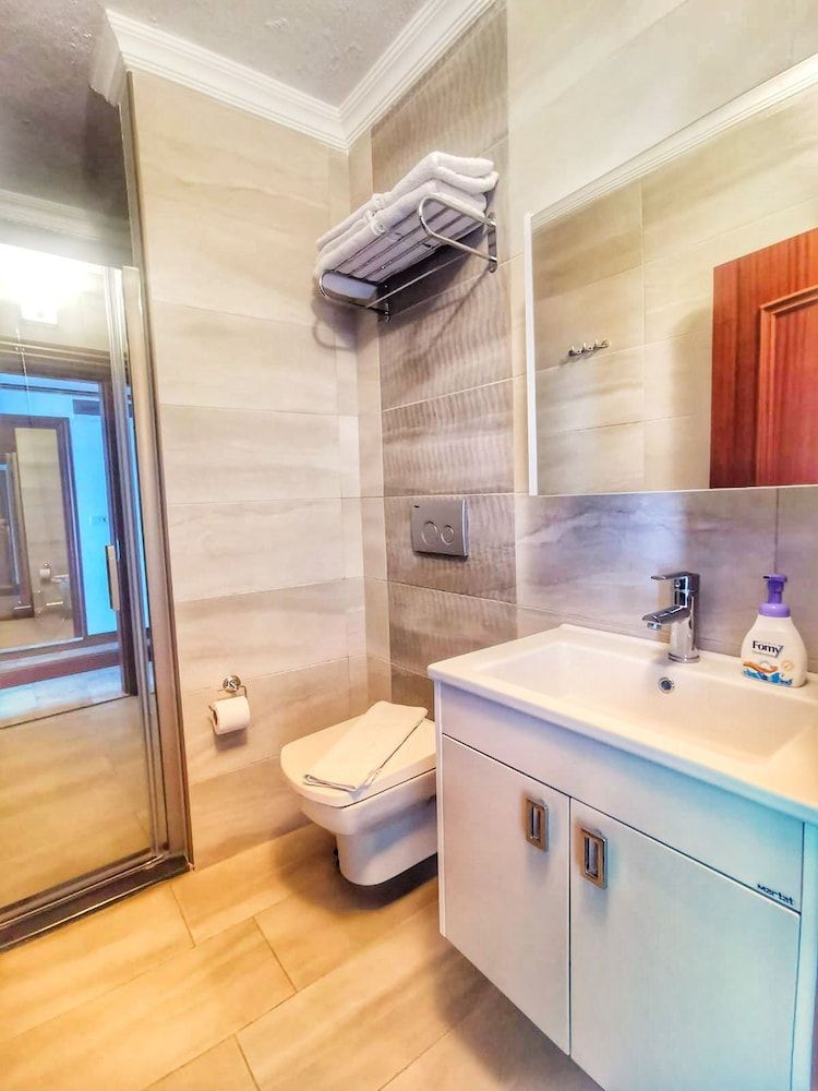 Bozcaada Fahri Hotel Standard Room 9