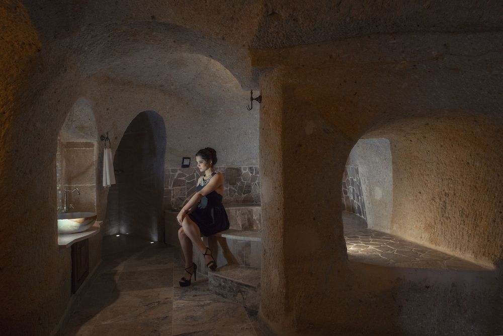 undefined Oread Cave Suites 3