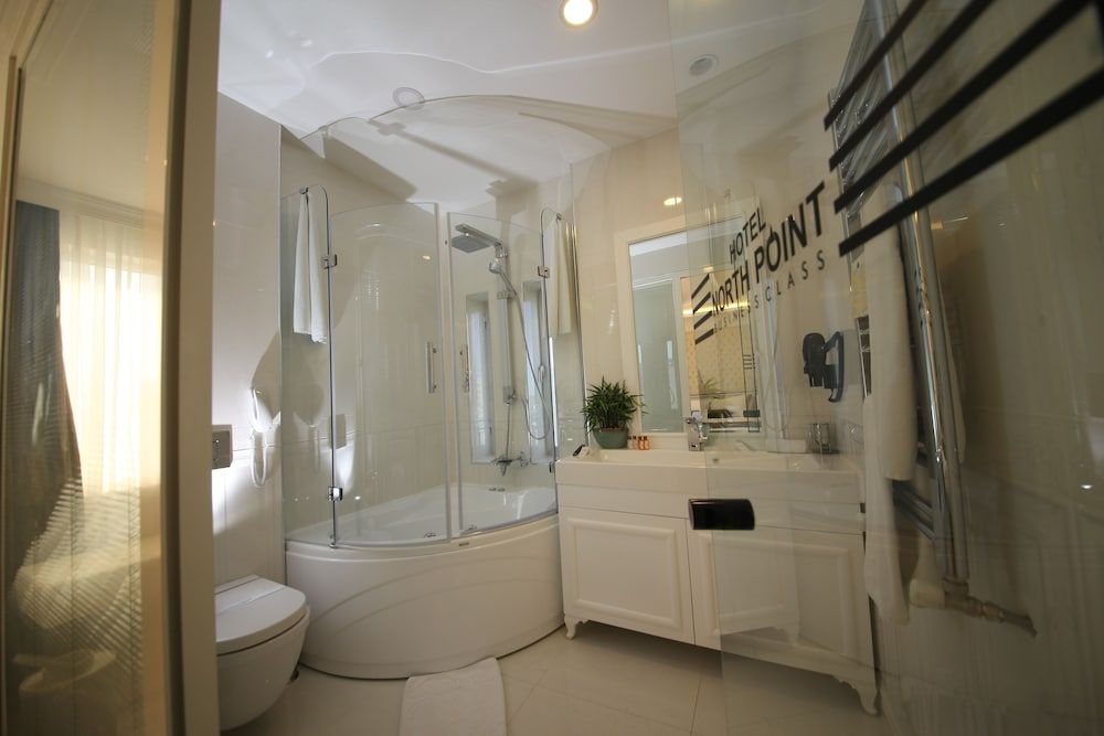 North Point Hotel Suite 4